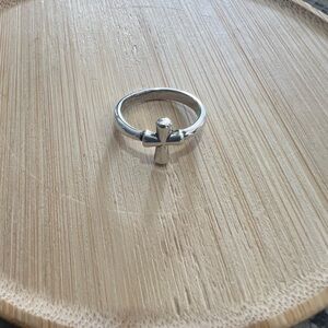 James Avery cross ring size 7
Like new